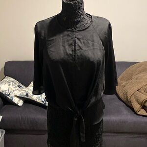 Vince Camuto black top